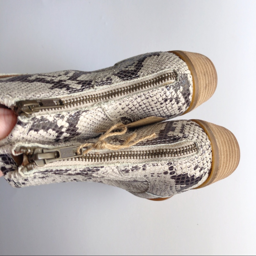Born Wynd Snakeskin Western Boot in White Teak - Picture 11 of 13